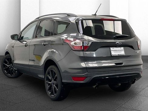 Used 2017 Ford Escape Titanium image 9