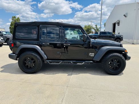 Used 2019 Jeep Wrangler Unlimited Sport S AWD/4WD image 34