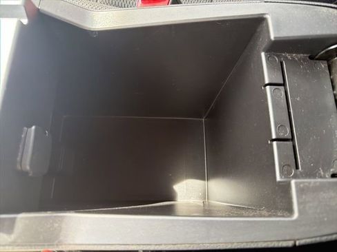 Used 2018 Ford Explorer XLT image 37