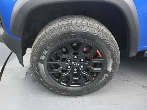 Used 2023 Chevrolet Colorado Trail Boss w/ Advanced Trailering Package AWD/4WD image 9