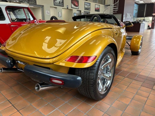 Used 2002 Chrysler Prowler RWD image 14
