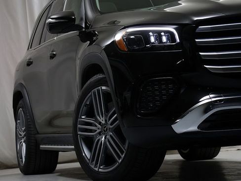 Certified 2026 Mercedes-Benz GLS 450 4MATIC image 4
