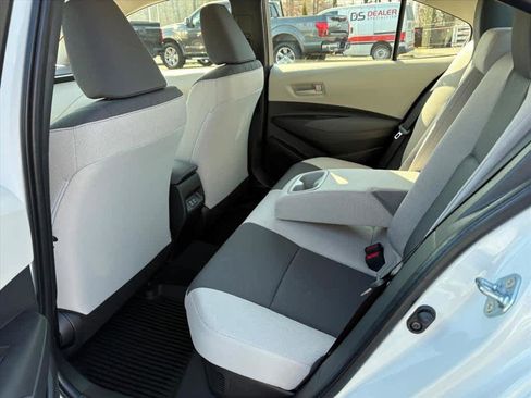 Used 2026 Toyota Corolla LE image 10