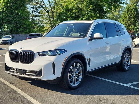 Certified 2025 BMW X5 xDrive40i w/ Premium Package AWD/4WD image 3