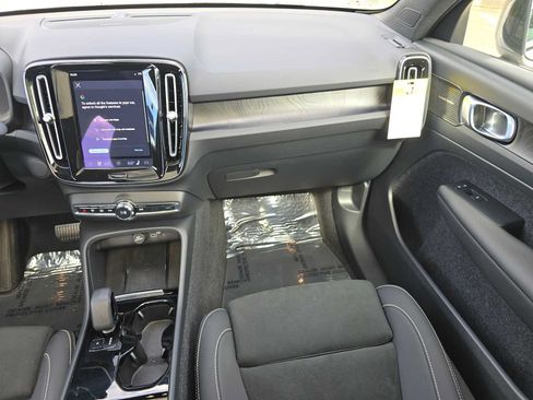Certified 2023 Volvo C40 P8 Recharge Ultimate AWD/4WD image 19
