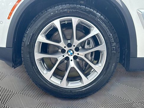 Used 2024 BMW X5 xDrive40i w/ Premium Package AWD/4WD image 33