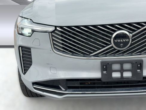 Certified 2025 Volvo XC90 B5 Plus image 28