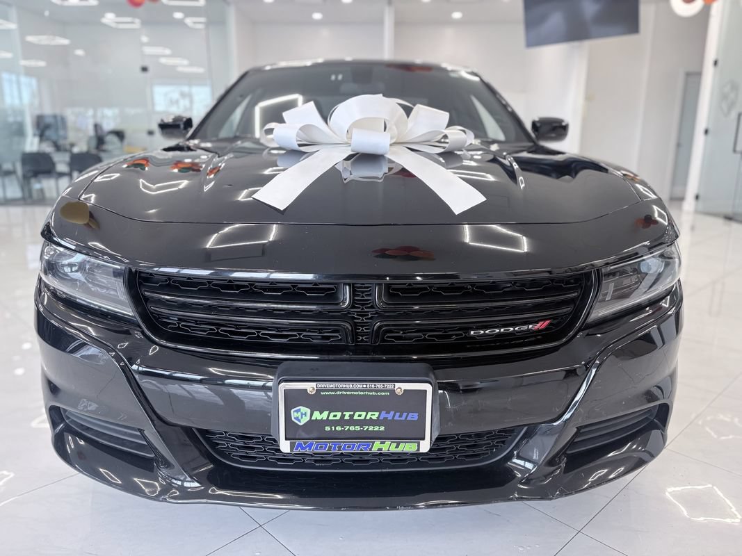 Used 2023 Dodge Charger SXT RWD image 2