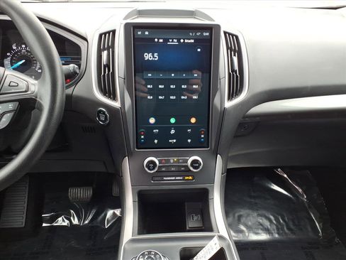 Used 2022 Ford Edge SE image 16