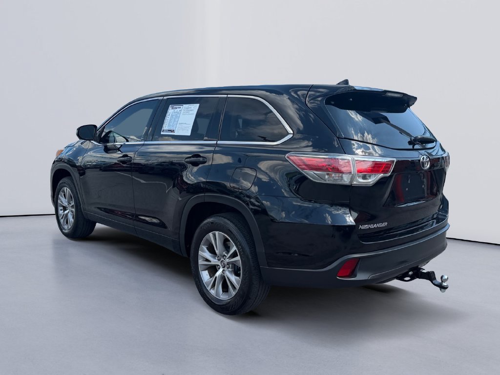 Used 2016 Toyota Highlander Plus FWD image 5