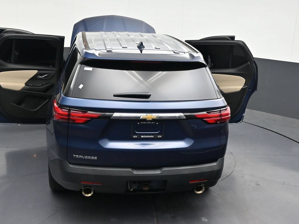 Used 2023 Chevrolet Traverse LS FWD image 37