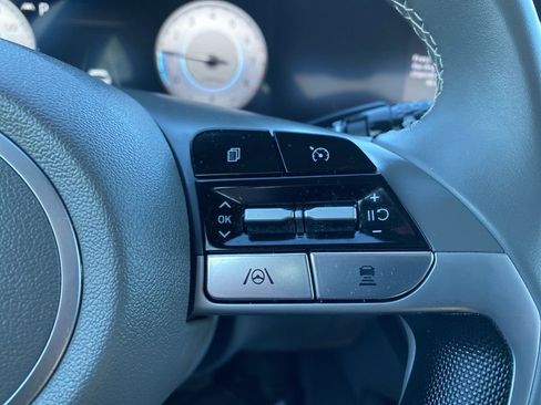 Certified 2023 Hyundai Elantra SEL w/ Convenience Package image 21