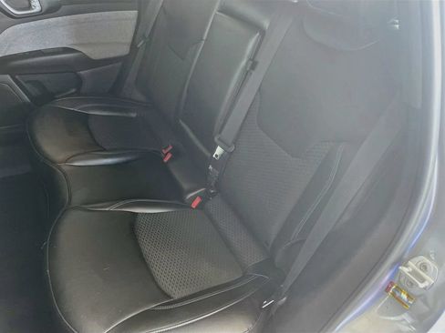 Used 2023 Jeep Compass Latitude w/ Convenience Group AWD/4WD image 23