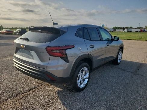 New 2026 Chevrolet Trax LS FWD image 20
