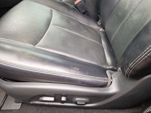 Used 2020 Nissan Pathfinder Platinum image 15