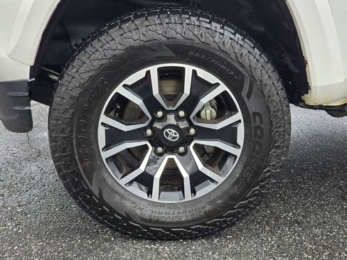 Used 2021 Toyota Tacoma TRD Sport AWD/4WD image 10