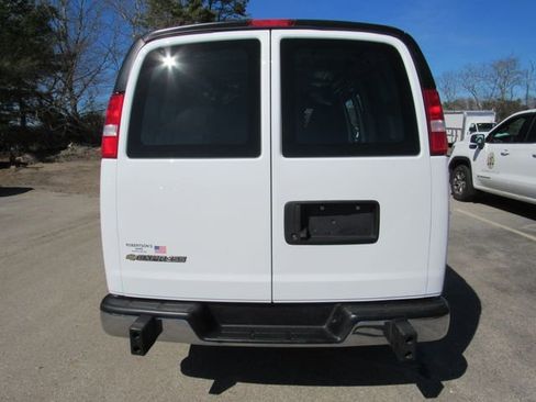 Used 2024 Chevrolet Express 2500 w/ Driver Convenience Package image 4