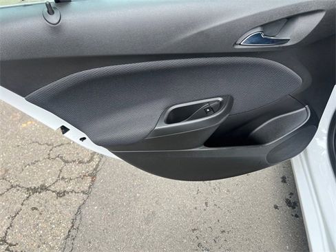Used 2018 Chevrolet Cruze LT image 25