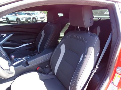 Certified 2021 Chevrolet Camaro LT RWD image 8