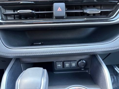 Used 2021 Toyota Highlander XLE w/ Protection Package #3 (TMS) AWD/4WD image 39