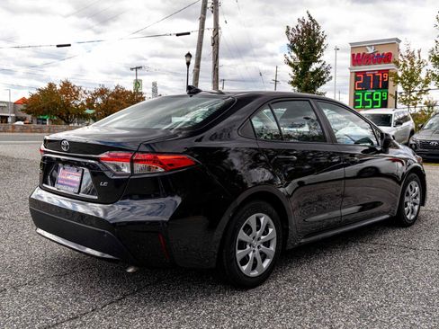 Used 2021 Toyota Corolla LE FWD image 6