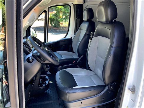 Used 2025 RAM ProMaster 2500 w/ Convenience Group FWD image 25