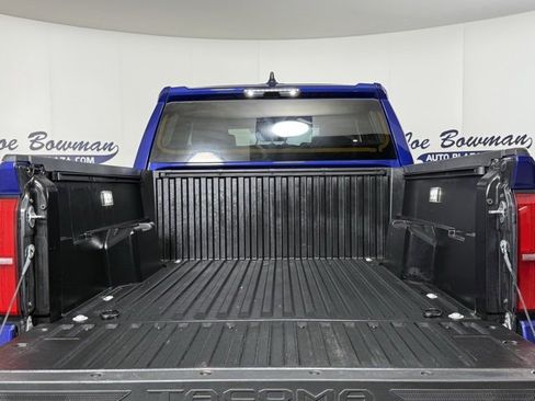 Used 2025 Toyota Tacoma TRD Off-Road image 10