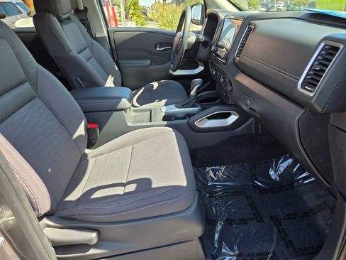 Used 2022 Nissan Frontier SV RWD image 18