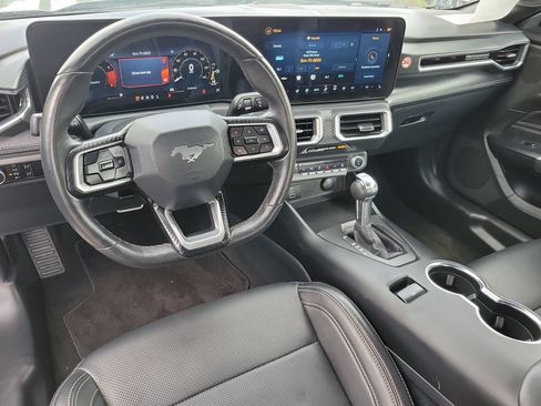 Used 2025 Ford Mustang Premium RWD image 9