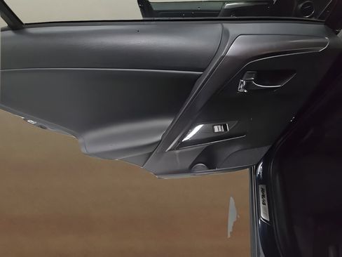 Used 2018 Toyota RAV4 SE AWD/4WD image 15