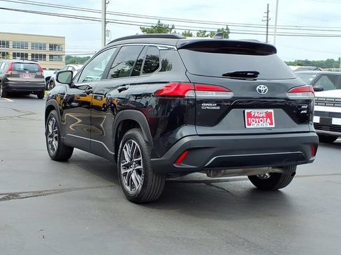 Certified 2026 Toyota Corolla Cross XLE AWD/4WD image 6