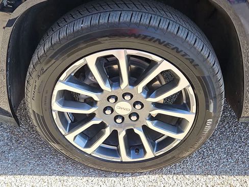 Used 2022 GMC Acadia Denali w/ Denali Ultimate Package FWD image 12