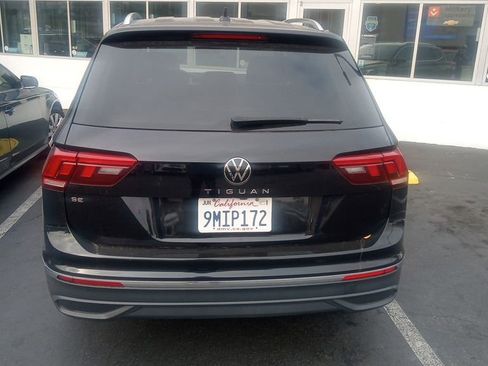 Used 2024 Volkswagen Tiguan SE image 8
