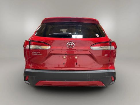 Used 2024 Toyota Corolla Cross LE image 5