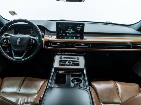 Used 2020 Lincoln Aviator Reserve w/ Equipment Group 202A image 20