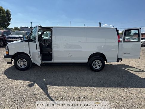 Used 2023 Chevrolet Express 2500 w/ Driver Convenience Package image 29
