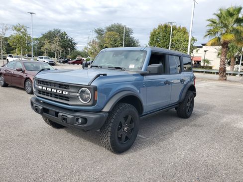 Used 2024 Ford Bronco Black Diamond image 2