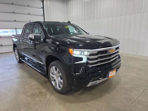 Used 2023 Chevrolet Silverado 1500 High Country w/ High Country Premium Package AWD/4WD image 2