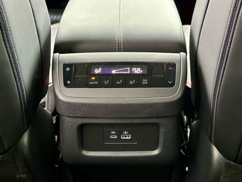 Used 2025 Nissan Pathfinder SL AWD/4WD image 31