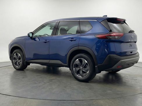Used 2025 Nissan Rogue SV AWD/4WD image 6