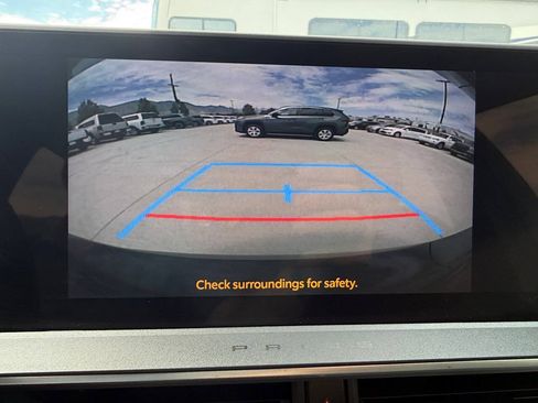 Used 2025 Toyota Prius XLE AWD/4WD image 40