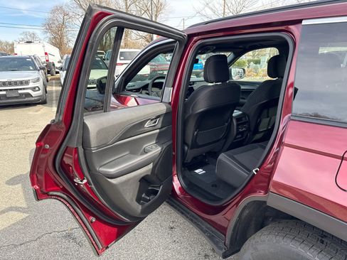 New 2025 Jeep Grand Cherokee Laredo X w/ Trailer Tow Package image 30