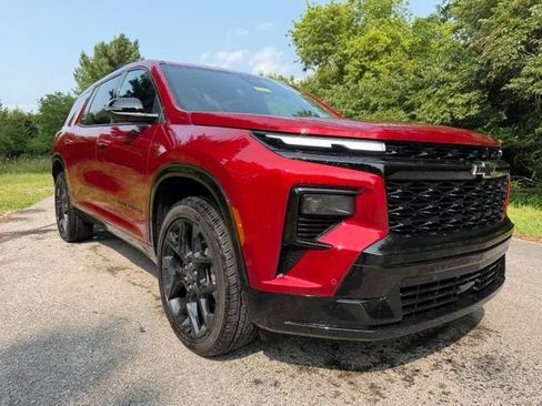 Used 2024 Chevrolet Traverse RS w/ LPO, Floor Liner Package AWD/4WD image 4