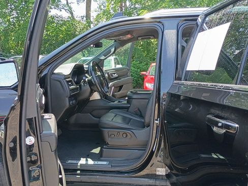 Used 2022 Chevrolet Suburban LT AWD/4WD image 10