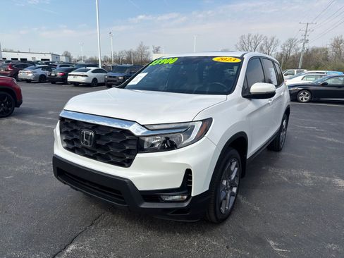 Used 2023 Honda Passport EX-L image 2