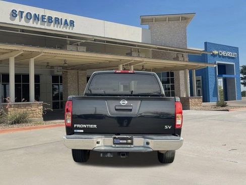 Used 2019 Nissan Frontier SV image 6