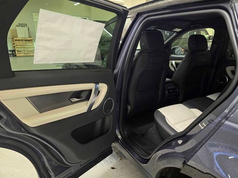 New 2026 Land Rover Discovery Sport Landmark image 18