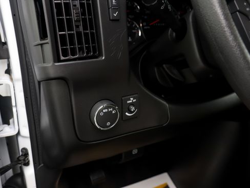 Used 2025 Chevrolet Express 3500 LT w/ LT Preferred Equipment Group RWD image 21