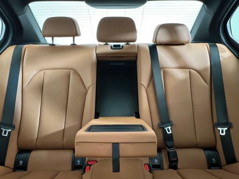 Used 2025 BMW 330i xDrive Sedan w/ Premium Package AWD/4WD image 30