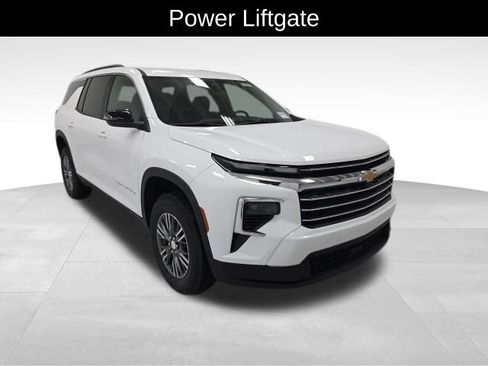 New 2026 Chevrolet Traverse LT image 8
